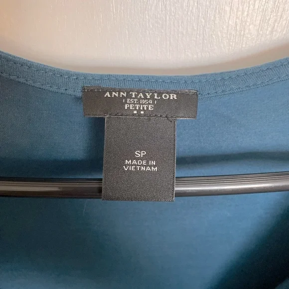 Ann Taylor Scoop Neck Top - Size S Petite - Picture 9 of 11
